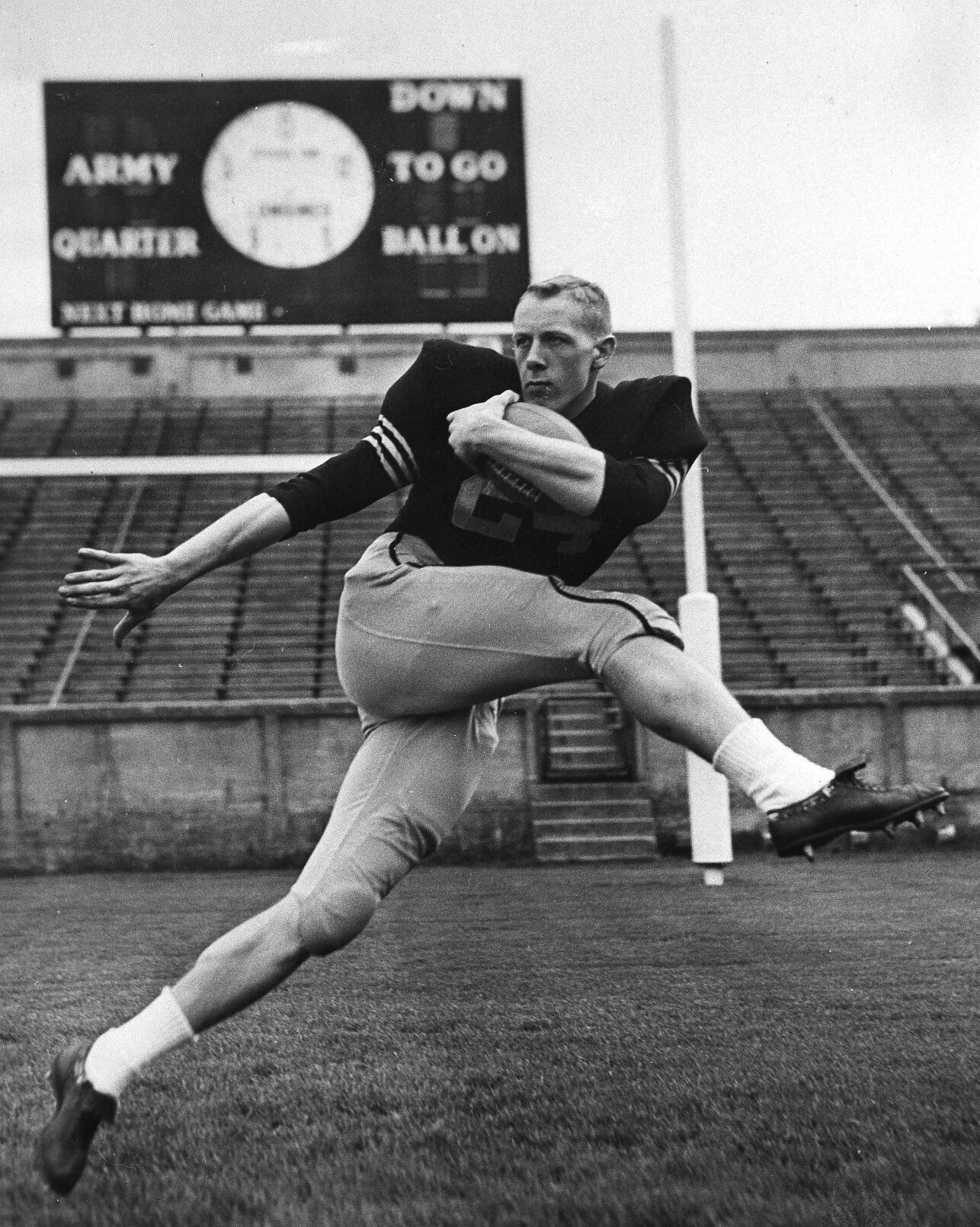1958: Army back Pete Dawkins named Heisman Trophy winner